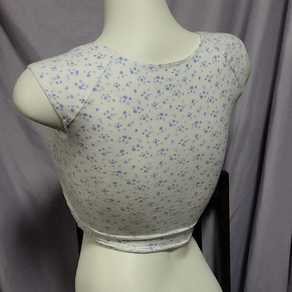 Hollister Blue Floral Ruched Crop Top - Picture 2 of 6